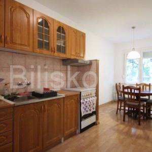 Split, centar, dvosoban stan 60m2 na 2.katu stambene zgrade