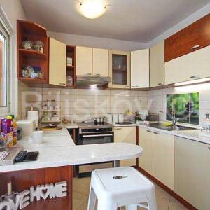 Split, Dragovode dvosoban stan 70 m2, terasa 75 m2 i parking 17 m2