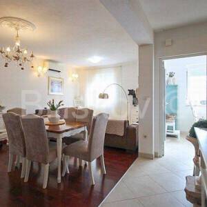 Split, Dragovode dvosoban stan 70 m2, terasa 75 m2 i parking 17 m2
