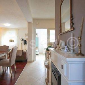 Split, Dragovode dvosoban stan 70 m2, terasa 75 m2 i parking 17 m2