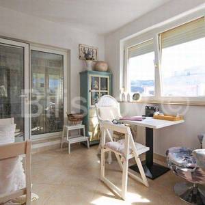 Split, Dragovode dvosoban stan 70 m2, terasa 75 m2 i parking 17 m2