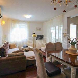 Split, Dragovode dvosoban stan 70 m2, terasa 75 m2 i parking 17 m2