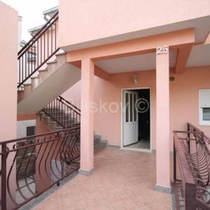 Split, Kila, prodaja dvojna kuća, 3 stana