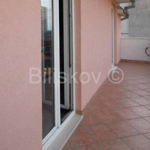 Split, Kila, prodaja dvojna kuća, 3 stana