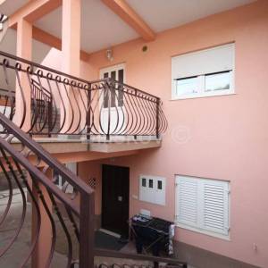 Split, Kila, prodaja dvojna kuća, 3 stana