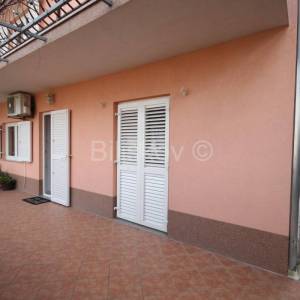 Split, Kila, prodaja dvojna kuća, 3 stana