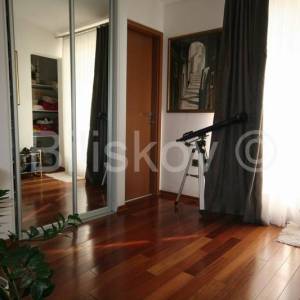 Split, Lučac, stan u zgradi