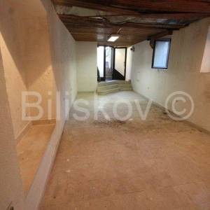 SPLIT, Manuš poslovni prostor u suterenu 60 m2