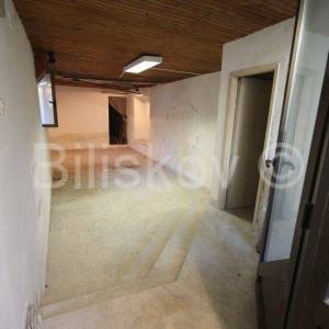 SPLIT, Manuš poslovni prostor u suterenu 60 m2