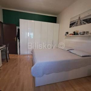 Split, Manuš, prodaja trosoban stan, soba u potkrovlju