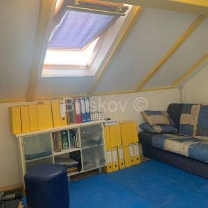 Split, Manuš, prodaja trosoban stan, soba u potkrovlju