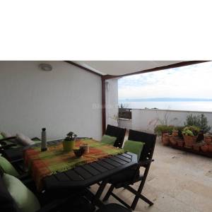 Split, Meje- kuća sa 3 stana i poslovnim prostorom,1236m2