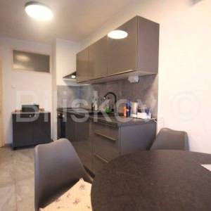 Split, Pojišan, prodaja trosoban stan 52 m2