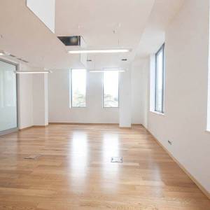 Split-Poljička cesta, poslovni prostor na 1. katu zgrade, 58m2