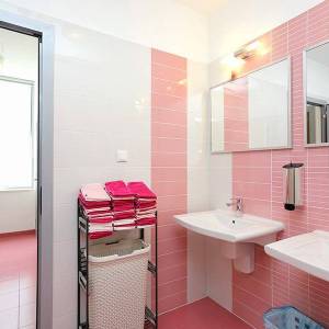 Split-Poljička cesta, poslovni prostor na 1. katu zgrade, 58m2