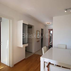 Split, prodaja stan, 2 parkirna mjesta, pogled na more