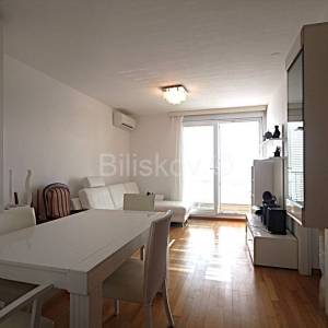 Split, prodaja stan, 2 parkirna mjesta, pogled na more