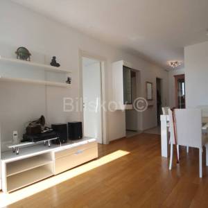 Split, prodaja stan, 2 parkirna mjesta, pogled na more