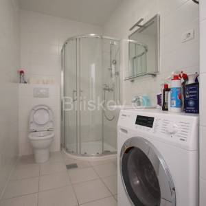 Split, prodaja stan, 2 parkirna mjesta, pogled na more