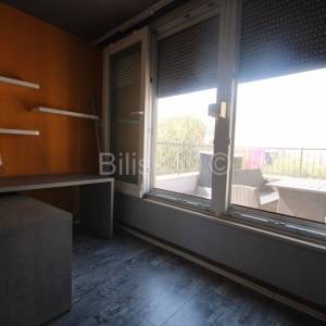 Split, prodaja, trosoban stan, velika terasa, 2 parkirna mjesta