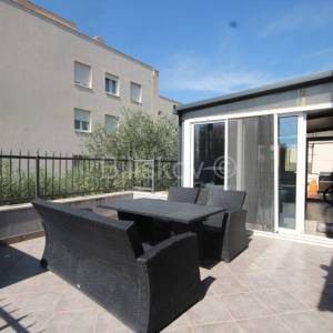 Split, prodaja, trosoban stan, velika terasa, 2 parkirna mjesta