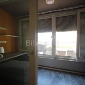 Split, prodaja, trosoban stan, velika terasa, 2 parkirna mjesta