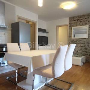 Split, prodaja, trosoban stan, velika terasa, 2 parkirna mjesta