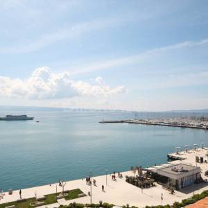 Split, Riva, Zapadna obala, prodaja stan ekskluziva