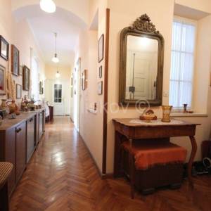 Split, Riva, Zapadna obala, prodaja stan ekskluziva