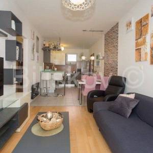 Split, Šine, dvosoban stan 65 m2, okućnica, bazen, parking