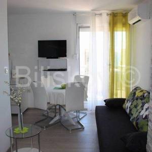 Split, Trstenik, jednosoban stan 40 m2, jug, pogled na more