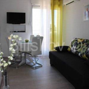 Split, Trstenik, jednosoban stan 40 m2, jug, pogled na more