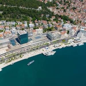 Split, Zapadna obala, ulični poslovni prostor u prizemlju 700 m2