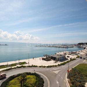 Split, Zapadna obala, ulični poslovni prostor u prizemlju 700 m2