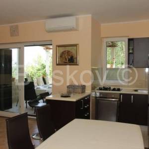 Splitska, otok Brač - vila s bazenom