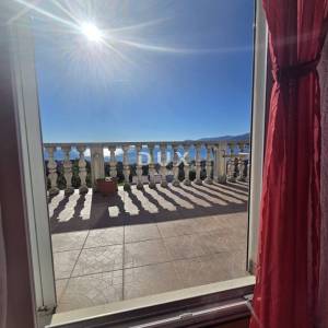 SRDOČI, MARTINKOVAC- stan 92m2, DB +3S, s panoramskim pogledom na more i otoke- najam