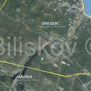 Sreser, građevinska parcela