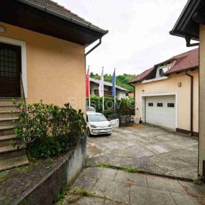 Stambeno poslovni objekt, dvije kuće, prodaja