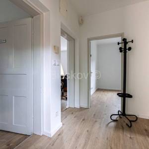 Stambeno poslovni objekt, dvije kuće, prodaja