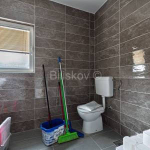 Stambeno poslovni objekt, dvije kuće, prodaja