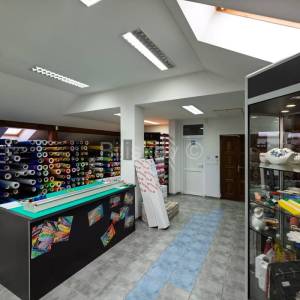 Stambeno poslovni objekt, dvije kuće, prodaja