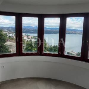 Stan s predivnim pogledom na Opatiju i cijeli Kvarner