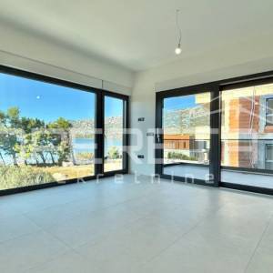 Stan sa dvije spavaće sobe, prvi kat, Rovanjska 