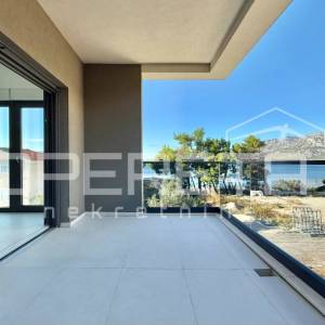 Stan sa dvije spavaće sobe, prvi kat, Rovanjska 