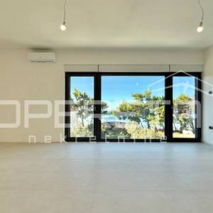 Stan sa dvije spavaće sobe, prvi kat, Rovanjska 