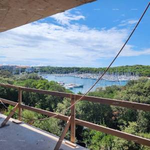 Stan u blizini mora ! Moderna arhitektura! Novogradnja-