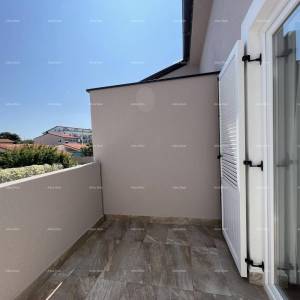 Stan u Medulinu: blizina mora i udobnost na 72 m². Pošesi 100 metara do plaža.