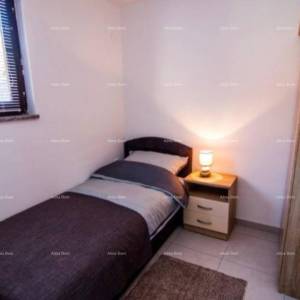 Stan u prizemlju! Centar Pule! Zadarska ulica.