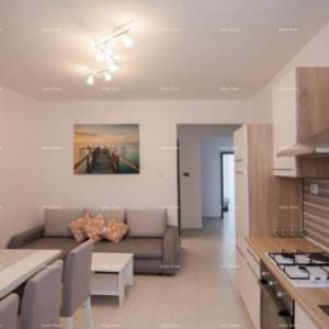 Stan u prizemlju! Centar Pule! Zadarska ulica.