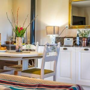 Stari Grad,  kuća 51 m2 sa maslinikom 2300 m2